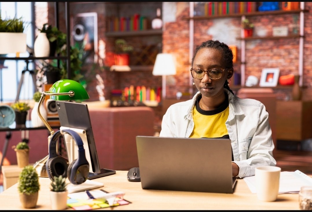 Side Hustles That Actually Work for Nigerian 9-to-5 Workers in 2026